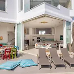 Villa Seafront Alemar