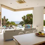 Villa Seafront Alemar