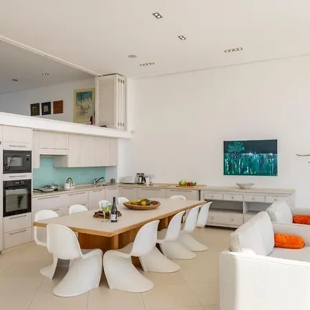 Villa Seafront Alemar *