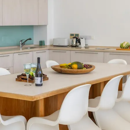 Seafront Alemar Villa *