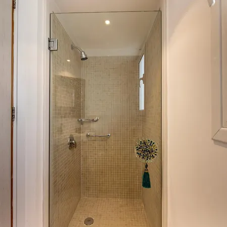 Seafront Alemar Villa *