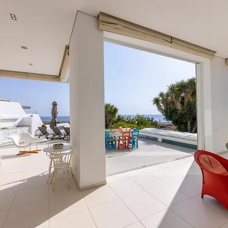 Villa Seafront Alemar