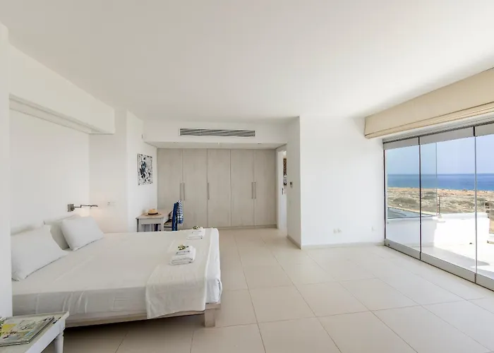 Seafront Alemar * بروتاراس