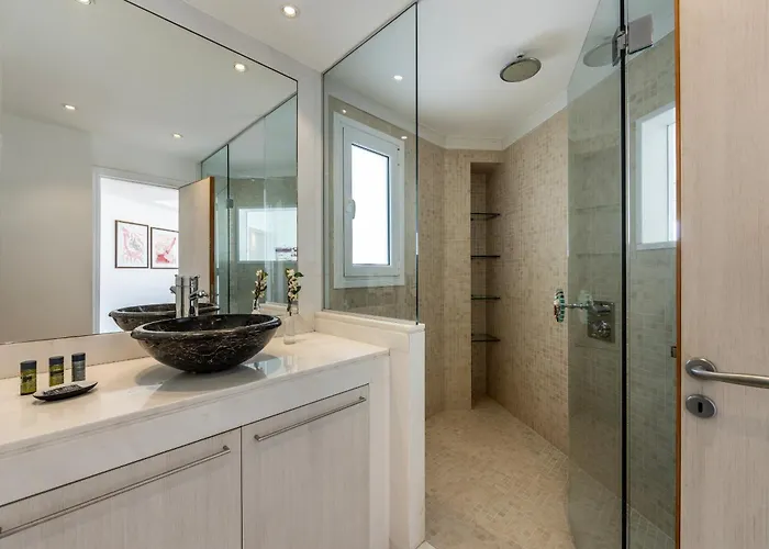 Seafront Alemar بروتاراس