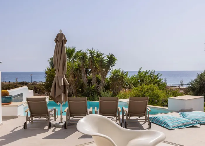 Villa Seafront Alemar *