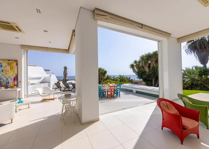 Villa Seafront Alemar