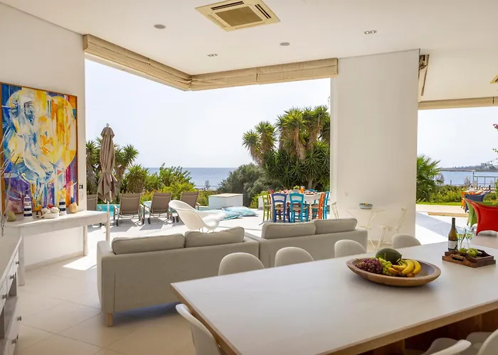 Villa Seafront Alemar