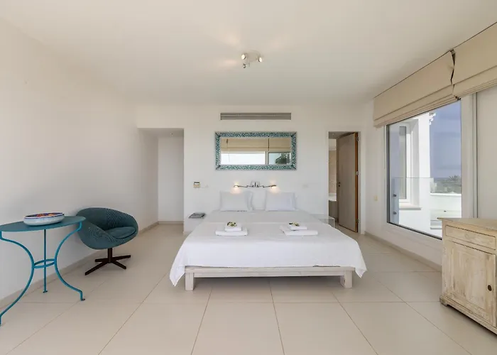 Villa Seafront Alemar *