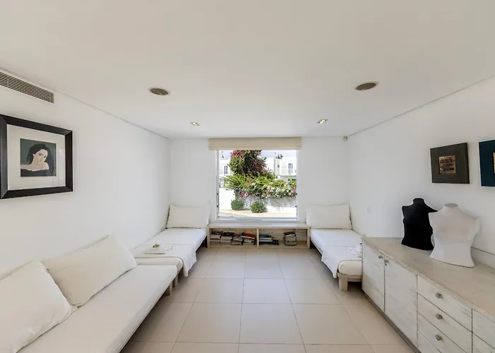 Villa Seafront Alemar