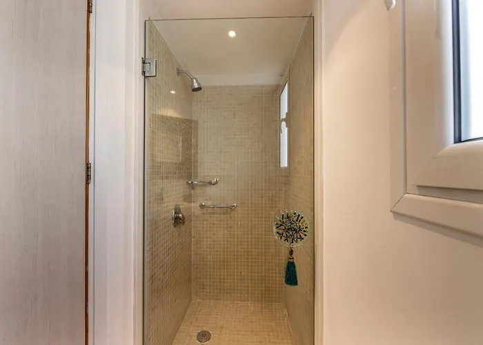 Seafront Alemar Villa *